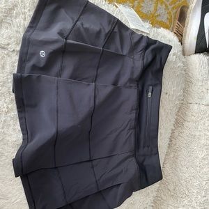 black lululemon skirt